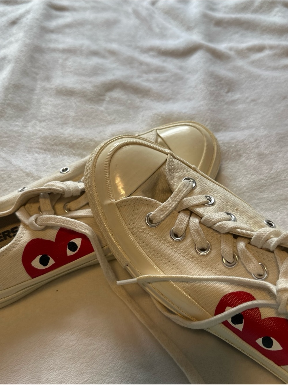 Converse Cream Canvas Sneakers with Red Heart Eyes UNISEX SIZE 6 IN MEN